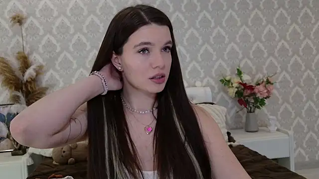 Snapshot of Nellie_Medina chatting on 20, 2, 2025 Nellie Medina online show from 20, 2, 2025