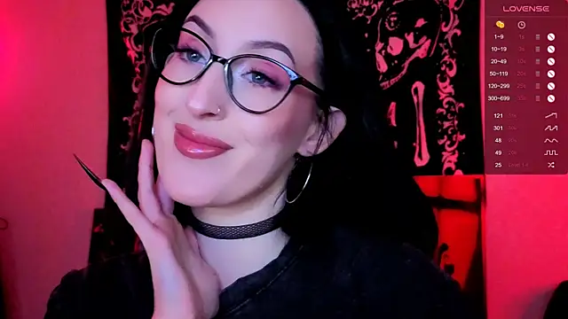 Snapshot of Miss_Alice__ chatting on 19, 10, 2025 Miss Alice online show from 19, 10, 2025