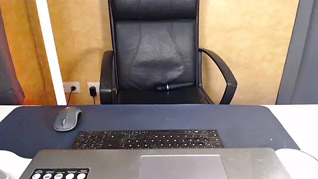 Snapshot of Sweet_Phoenix chatting on 23, 5, 2026 Sweet Phoenix online show from 23, 5, 2026