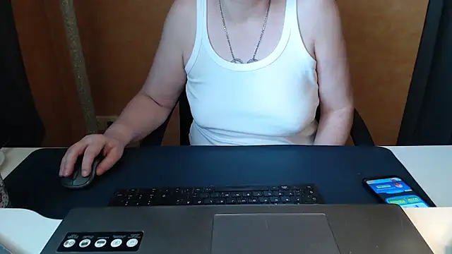 Snapshot of Sweet_Phoenix chatting on 28, 5, 2026 Sweet Phoenix online show from 28, 5, 2026