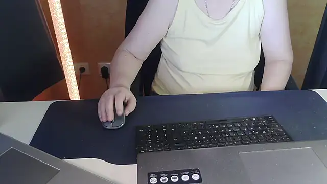 Snapshot of Sweet_Phoenix chatting on 24, 6, 2026 Sweet Phoenix online show from 24, 6, 2026