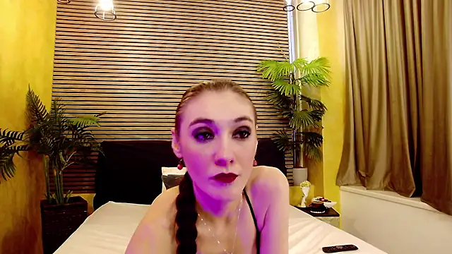 SamaraSinn online show from 5, 2, 2025