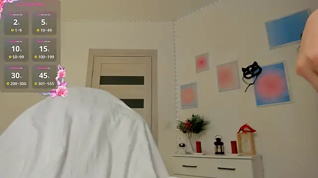 Snapshot of MiaVixxen chatting on 11, 11, 2025 MiaVixxen online show from 11, 11, 2025