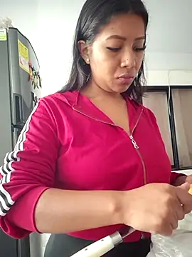 Snapshot of PaulaOrtiz_1 chatting on 11, 10, 2025 PaulaOrtiz 1 online show from 11, 10, 2025