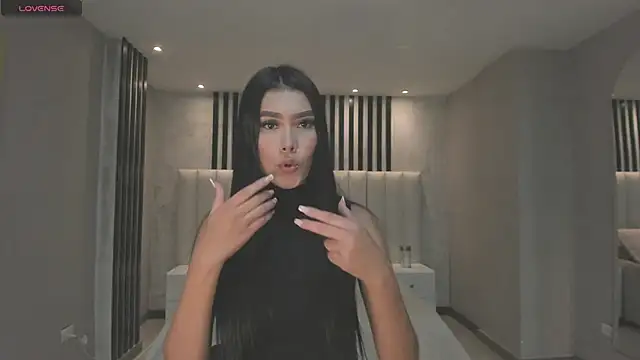 NiaSalvatore online show from 26, 2, 2025