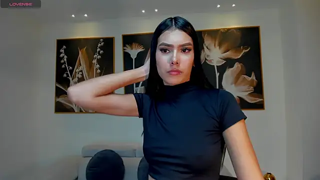 NiaSalvatore online show from 2, 3, 2025