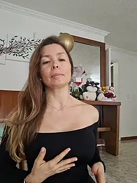 Snapshot of karina_warthon chatting on 6, 7, 2026 karina warthon online show from 6, 7, 2026