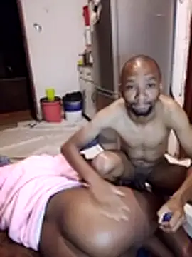 Snapshot of KMbesxxx chatting on 6, 11, 2025 KMbesxxx online show from 6, 11, 2025