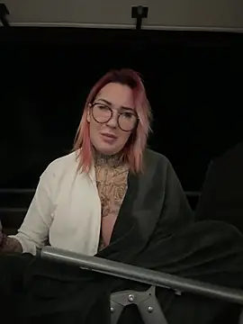 Mia-Fuchs online show from 11, 2, 2025