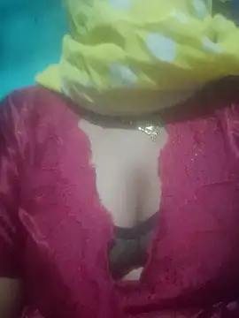 YourHotRandi online show from 8, 1, 2025