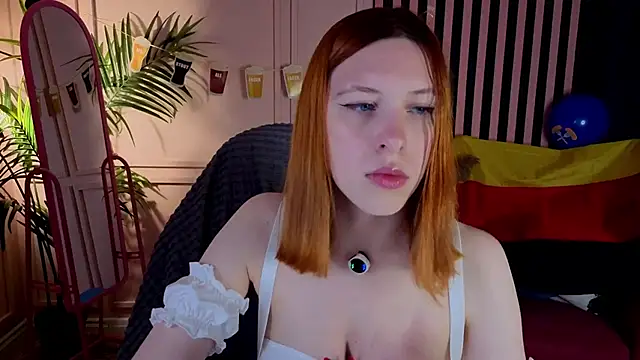 Mikka Blush online show from 29, 9, 2025