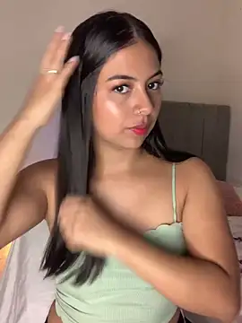 Snapshot of Julii- chatting on 1, 3, 2025 Julii- online show from 1, 3, 2025