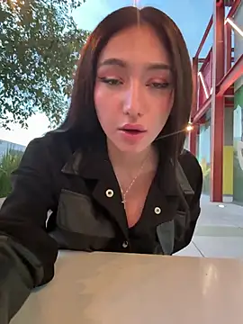 Maddy Jones online show from 22, 2, 2025