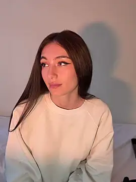 Maddy Jones online show from 5, 3, 2025