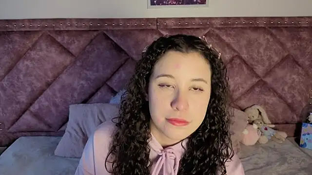 Charlotte  Miller online show from 10, 9, 2025