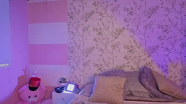 Charlotte  Miller online show from 4, 4, 2026