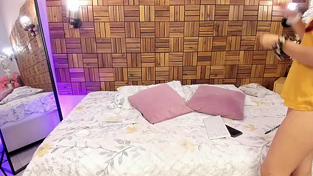 Snapshot of iriis_rosse chatting on 11, 2, 2025 iriis rosse online show from 11, 2, 2025