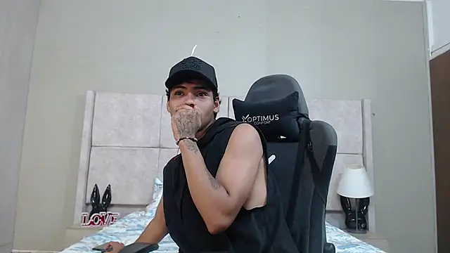adam piarse01 online show from 31, 7, 2026