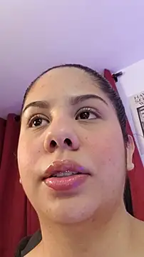 downsonMia online show from 7, 4, 2026