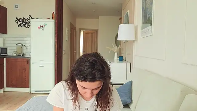 Snapshot of KristineEsme chatting on 23, 10, 2025 KristineEsme online show from 23, 10, 2025