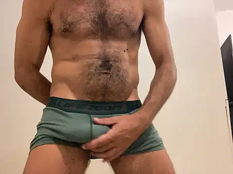JoaoLenhador online show from 23, 2, 2025