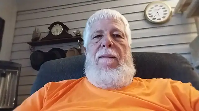 Snapshot of Futura_intx chatting on 4, 6, 2026 Futura intx online show from 4, 6, 2026