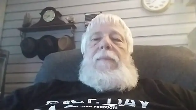 Snapshot of Futura_intx chatting on 6, 7, 2026 Futura intx online show from 6, 7, 2026