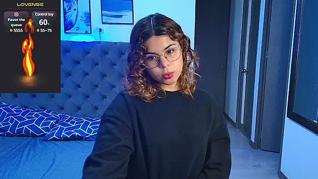 Snapshot of stellaallen24 chatting on 8, 3, 2025 stellaallen24 online show from 8, 3, 2025