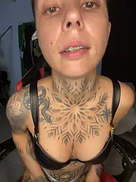 Izy cute  online show from 12, 2, 2025