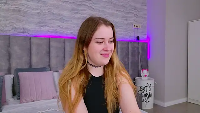 EllieGarson online show from 18, 3, 2025