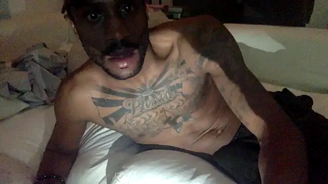 Snapshot of mileshighclub420 chatting on 18, 1, 2025 mileshighclub420 online show from 18, 1, 2025