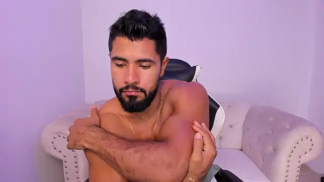 Santiago huntt online show from 7, 3, 2026