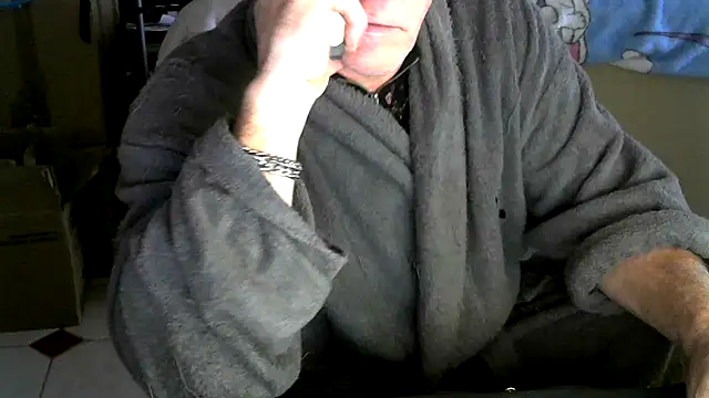 Snapshot of aigledauphin chatting on 2, 10, 2025 aigledauphin online show from 2, 10, 2025