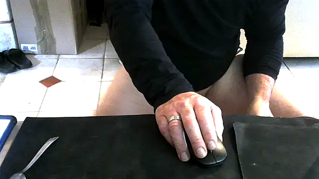 Snapshot of aigledauphin chatting on 9, 10, 2025 aigledauphin online show from 9, 10, 2025