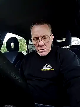 Snapshot of aigledauphin chatting on 13, 10, 2025 aigledauphin online show from 13, 10, 2025