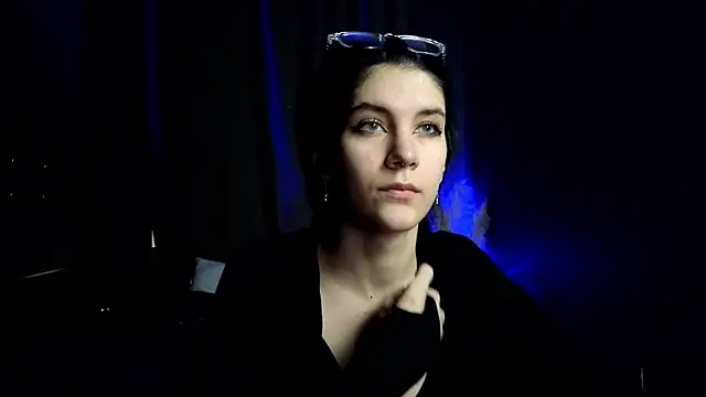 Hyeon Jin online show from 4, 3, 2025