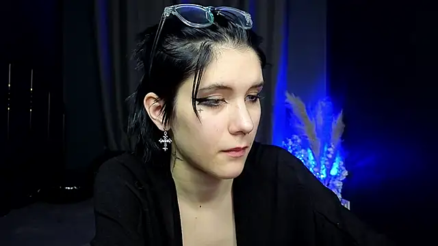 Hyeon Jin online show from 4, 3, 2025