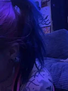 trashbrat online show from 12, 4, 2026