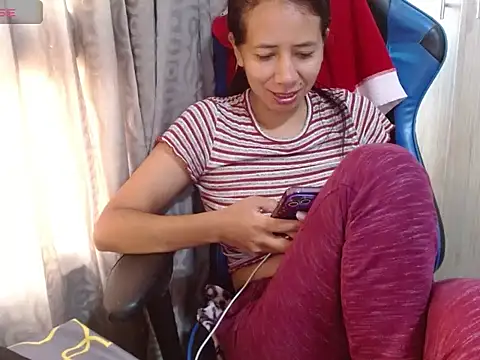 Danielagomez33 online show from 14, 4, 2026