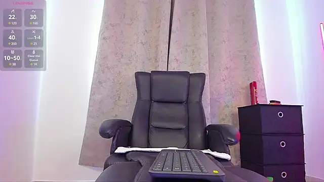 Snapshot of Maximoscott chatting on 1, 2, 2025 Maximoscott online show from 1, 2, 2025