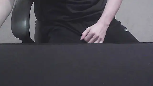 Snapshot of LoveFun02 chatting on 2, 12, 2025 LoveFun02 online show from 2, 12, 2025