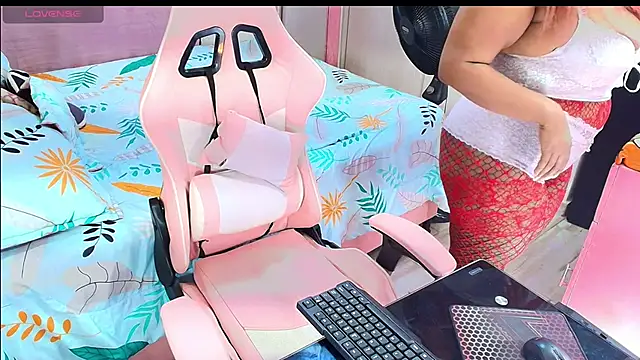 Snapshot of kimberly_bellu chatting on 27, 5, 2026 kimberly bellu online show from 27, 5, 2026