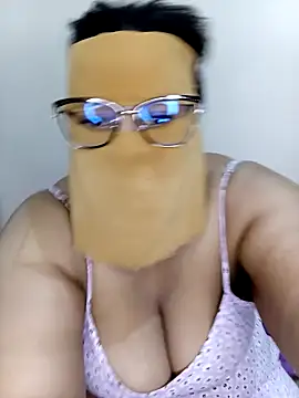 Snapshot of Samara-Bella chatting on 8, 2, 2025 Samara-Bella online show from 8, 2, 2025