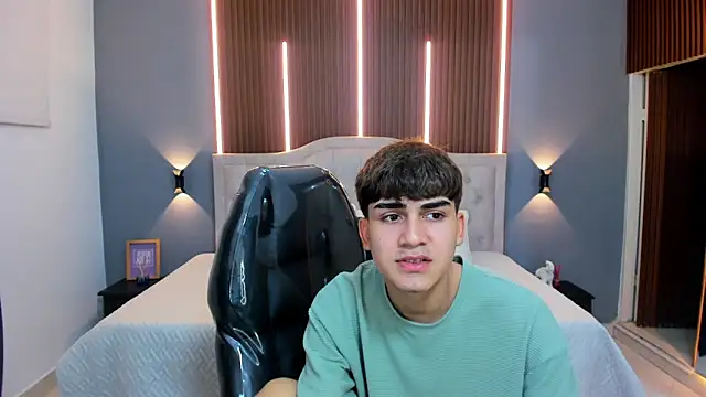 Tommy18   online show from 10, 10, 2025