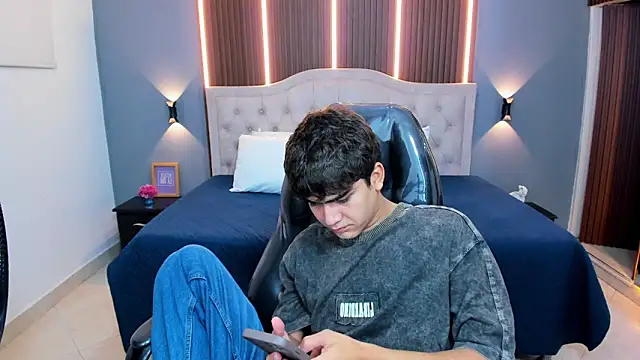 Tommy18   online show from 1, 2, 2026