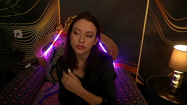 Snapshot of AnnaElys chatting on 8, 3, 2025 AnnaElys online show from 8, 3, 2025