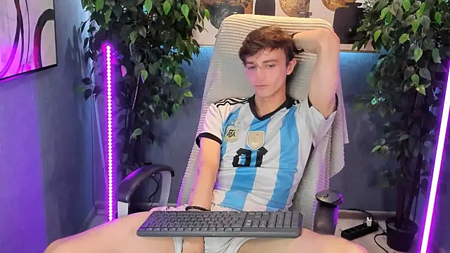 Snapshot of John_Weasley chatting on 21, 10, 2025 John Weasley online show from 21, 10, 2025