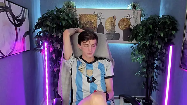 Snapshot of John_Weasley chatting on 1, 11, 2025 John Weasley online show from 1, 11, 2025