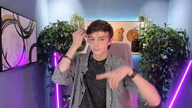 Snapshot of John_Weasley chatting on 14, 11, 2025 John Weasley online show from 14, 11, 2025