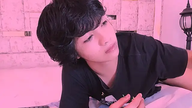 AllanYong18 online show from 20, 3, 2025